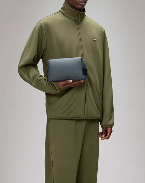 RAINS Wash Bag Small W3 (Dimensiuni: 13 x 11 x 21cm.)