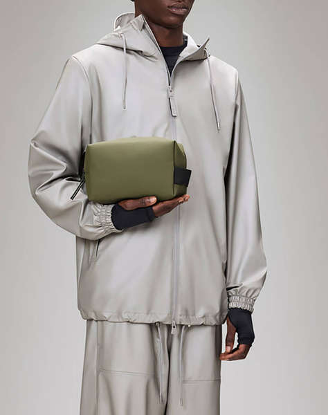 RAINS Wash Bag Small W3 (Dimensiuni: 13 x 11 x 21cm.)