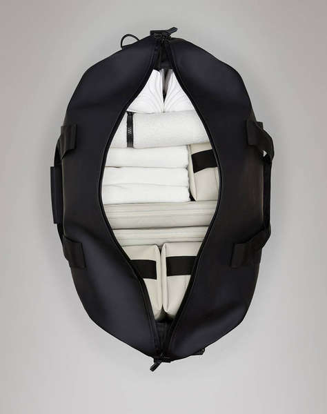 RAINS Hilo Weekend Bag W3 (Dimensiuni: 27 x 52 x 26 cm.)