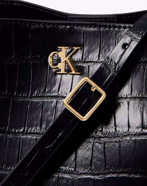 CALVIN KLEIN CK CROC BUCKET WITH STRAP (Dimensiuni: 20 x 23 x 12cm.)