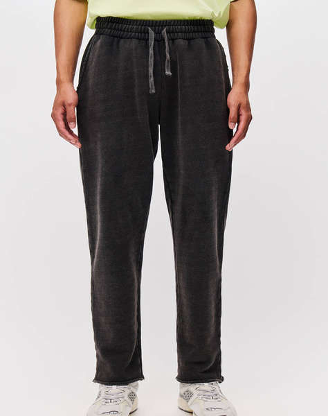 DIRTY LAUNDRY SWEATPANTS WITH DESTROYS