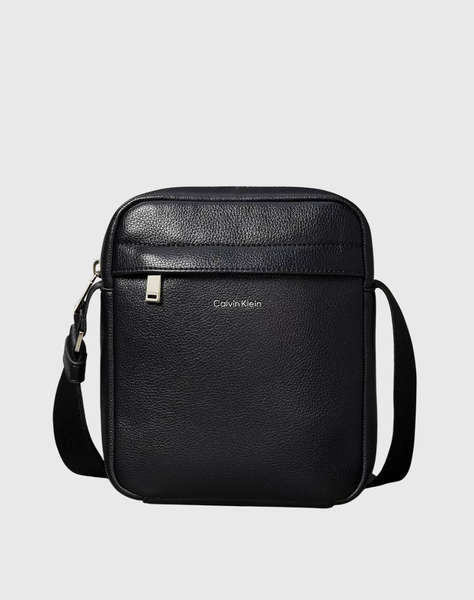 CALVIN KLEIN RAISED REPORTER (Dimensiuni: 18 x 22 x 7cm.)