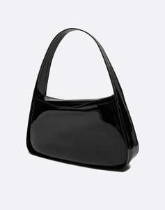 CALVIN KLEIN JEANS BLOCK SHOULDER BAG25 PATENT (Dimensiuni: 33.5 x 18 x 9cm.)