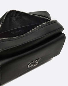 CALVIN KLEIN JEANS CK CAMERA BAG W/POCKET (Dimensiuni: 21 x 15 x 6cm.)