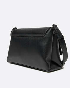 CALVIN KLEIN JEANS CK PLAQUE MEDIUM SHOULDER BAG (Dimensiuni: 27 x 20 x 9cm.)