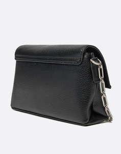 CALVIN KLEIN JEANS CK PLAQUE SM CROSSBODY W/CHAIN (Dimensiuni: 18.5 x 12 x 5cm.)