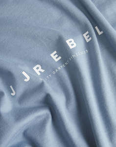 JJ REBEL JREBROCKY LOGO TEE SS CREW NECK