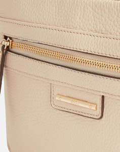 GEOX WOMAN BAG (Dimensiuni: 16 x 25 x 8 cm.)
