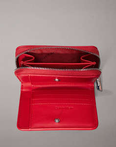 CALVIN KLEIN JEANS CK MUST MEDIUM ZIP AROUND WALLET (Dimensiuni: 12 x 10 x 3cm.)