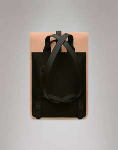 RAINS Backpack Mini W3 (Dimensiuni: 34 x 30.5 x 12 cm.)