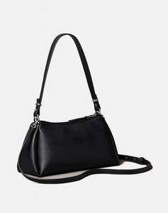 CALVIN KLEIN JEANS DROP SMALL SHOULDER BAG (Dimensiuni: 28 x 15 x 8cm.)