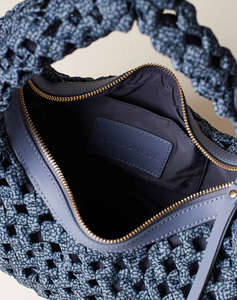 BORBONESE HOBO BAG LEATH (Dimensiuni: 24 x 15 x 10 cm)