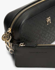 TOMMY HILFIGER TH DISTINCT CAMERA BAG MONO (Dimensiuni: 21.5 x 7.5 x 14cm.)