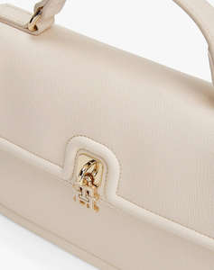 TOMMY HILFIGER TH ETERNITY MINI SATCHEL (Dimensiuni: 25.5 x 7.5 x 17.5cm.)