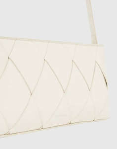 CALVIN KLEIN JEANS CK WOVEN ELONGATED SHOULDER BAG (Dimensiuni: 31 x 5 x 14,5cm.)