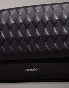CALVIN KLEIN MINI QUILT CHAIN MINI CROSSBODY (Dimensiuni: 21 x 5,5 x 13cm.)