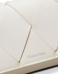 CALVIN KLEIN JEANS CK WOVEN CONVERTIBLE WALLET BAG (Dimensiuni: 10,5 x 19 x 4,8 cm.)