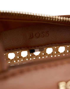 BOSS Sandy Mini Tote SPU 10271656 01 (Dimensiuni: 22 x 15 x 6 cm.)