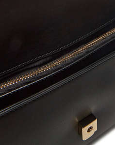 TOMMY HILFIGER TH HERITAGE CONV CROSSOVER CHAIN (Dimensiuni: 26 x 6 x 16cm.)