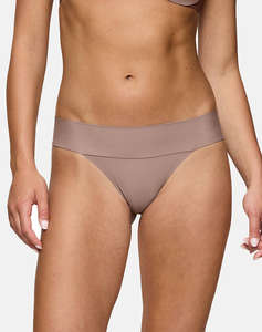 TRIUMPH Body Make-Up Illusion String EX