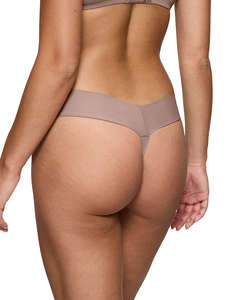 TRIUMPH Body Make-Up Illusion String EX