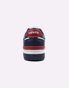 LEVIS DERECK