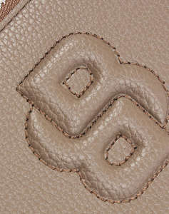 BOSS Anett Ziparound 10269623 01 (Dimensiuni: 19 x 10 x 2.5cm.)