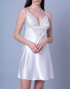 MILENA CAMASA DE NOAPTE + LENJERIE INTIMA DIN SATIN CU DANTELA