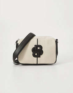 BOSS Anett Crossbody CV 10271597 01 (Dimensiuni : 19 x 13 x 6cm.)