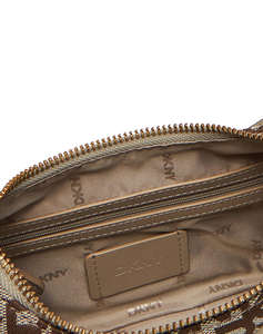 DKNY R44EFI49 ABBY CROSS BODY HANDBAG DKNY (Dimensiuni: 27 x 13 x 8.5cm.)