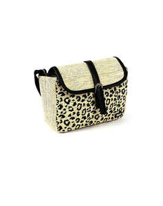 LES TROPEZIENNES KAI-TZ-02 GEANTA CROSSBODY TESATURA CU DESIGN LEOPARD BEIGE (Dimensiuni: 26 x 17 x 9cm.)