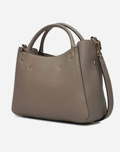 GUESS BRENTON SML GIRLFRIEND SATCHEL GEANTA DE DAMA (Dimensiuni: 28 x 21 x 10cm.)