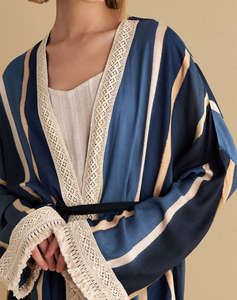 ATTRATTIVO KIMONO