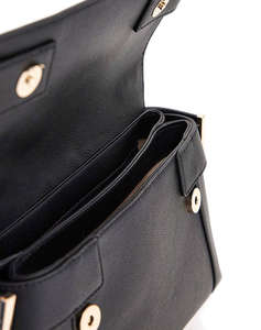 GUESS ANADELA CONVERTIBLE XBODY FLAP GEANTA DE DAMA (Dimensiuni: 25 x 17 x 8cm.)