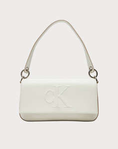 CALVIN KLEIN SCULPTED FLAP SHOULDER POUCH25 (Dimensiuni: 14 x 24.5 x 4cm.)