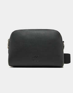 CALVIN KLEIN JEANS ULTRALIGHT CAMERA BAG21 PU (Dimensiuni: 20 x 13.5 x 7cm.)