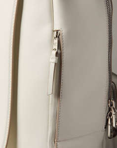 CALVIN KLEIN JEANS SCLPTD IMPRSSSN SLM (Dimensiuni: 26 x 39 x 11cm.)