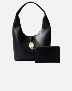 CALVIN KLEIN STN LCK SLCHY SMLL S (Dimensiuni: 18.5 x 23.5 x 12cm.)