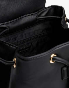 TOMMY HILFIGER TH MODERN BACKPACK (Dimensiuni: 26 x 15 x 27cm.)