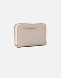 CALVIN KLEIN MNML MNGRM LTHR MD F(Dimensiuni: 8.5 x 11.5cm.)