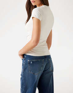 GUESS CN SS EMBRO SCRIPT LOGO TEE BLUZA DE DAMA