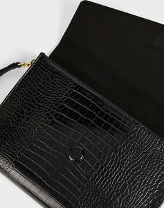 TED BAKER CROCEY Croc Effect Envelope Pouch (Dimensiuni: 25.5 x 19 x 3.5cm.)