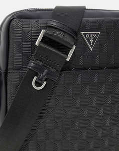 GUESS TORINO TOP ZIP CROSSBODY GEANTA DE BARBATI (Dimensiuni: 22 x 23.5 x 5cm.)