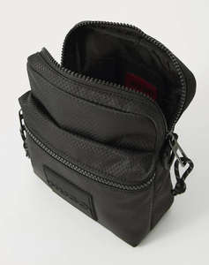 HUGO Jhin_NS Zip 10269659 01 (Dimensiuni: 5 x 21 x 17cm.)