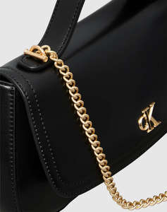 CALVIN KLEIN TOP HANDLE WITH CHAIN BAG (Dimensiuni: 26 x 14 x 6cm.)
