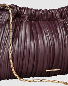 CALVIN KLEIN DRAWSTRING PLISSE CROSSBODY (Dimensiuni: 27 x 18 x 8cm.)