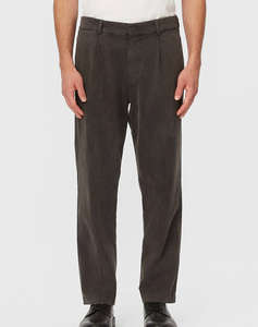 DIRTY LAUNDRY PLEATED PANTS