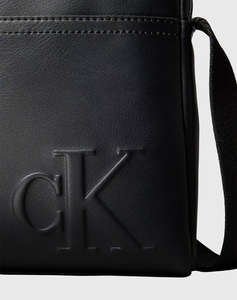 CALVIN KLEIN CK REPORTER (Dimensiuni: 19 x 21 x 5cm.)