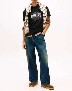 TOMMY JEANS TJM REG PHOTO FLAG SS TEE