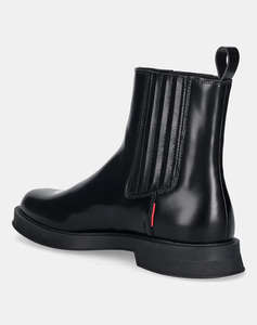 HUGO Lenner_cheb_bomn 10271833 01